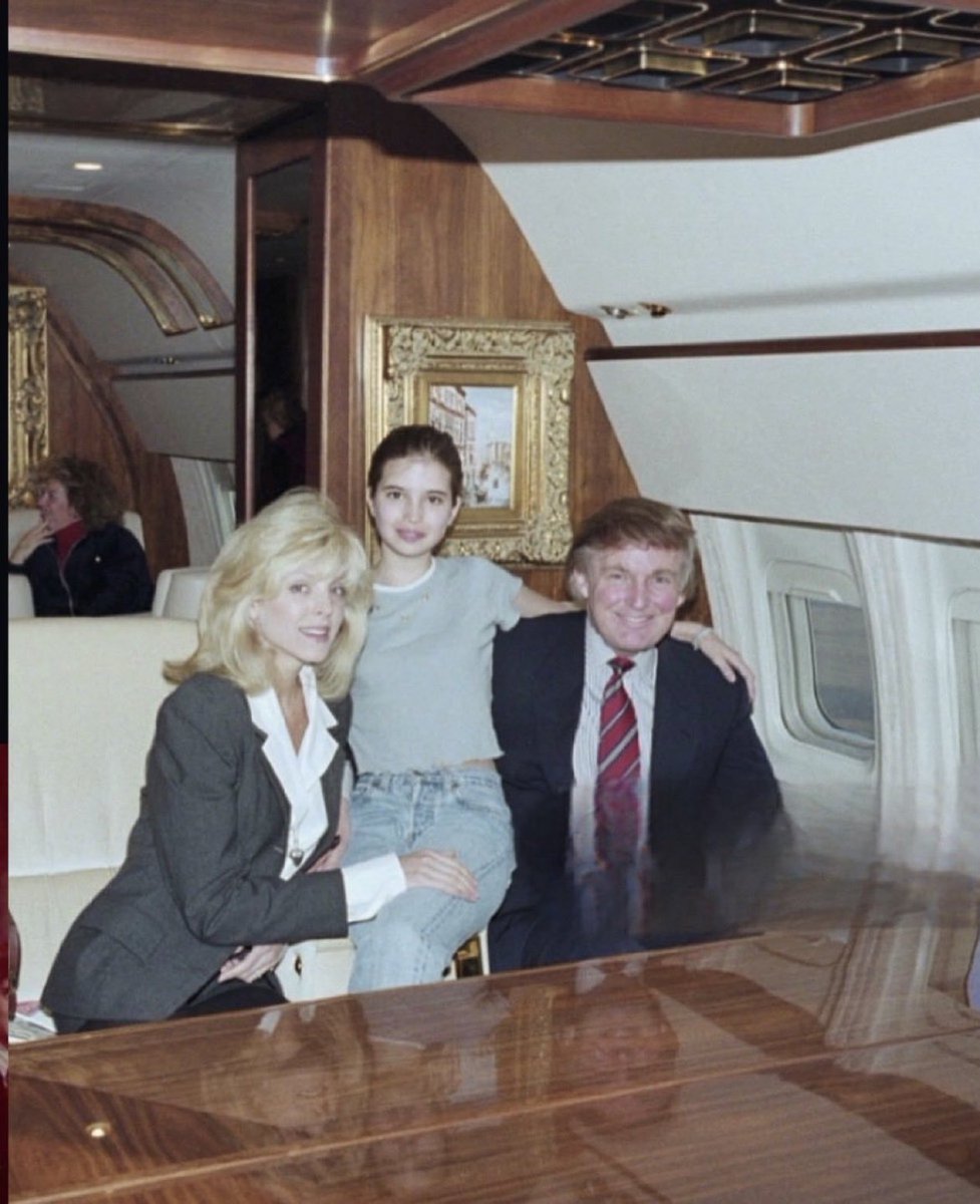 LessRichar45903's tweet photo. Beautiful , look at Ivanka she’s so young here and Trump ? 
Handsome as always https://t.co/OTG2aRv1xp