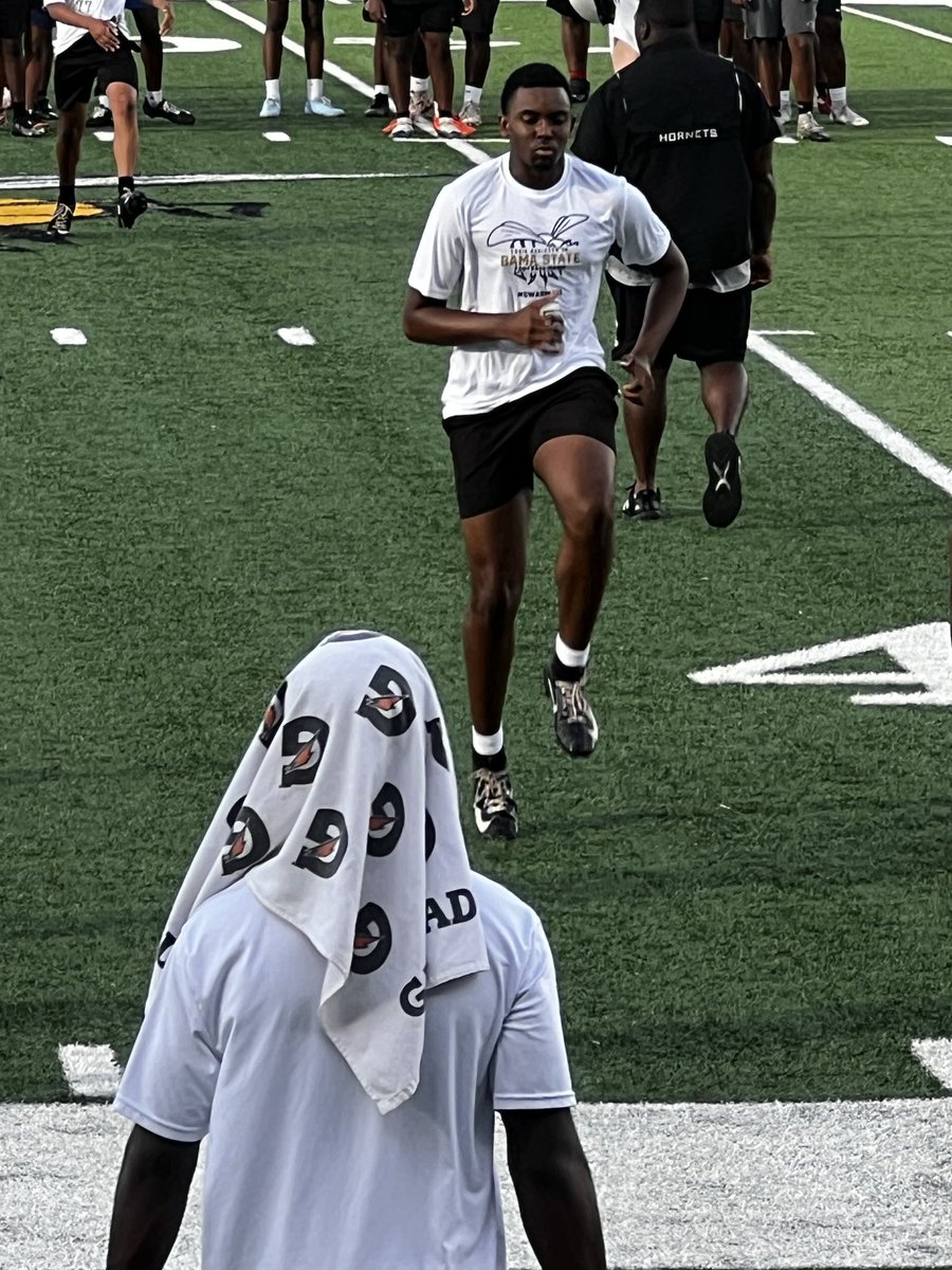 aposey29's tweet photo. @valued_sports @FAUFootball Austin Posey
6’2 215lbs
TE C/O 2029
Northridge high school
Tuscaloosa, Alabama https://t.co/DwLyPdZcQH