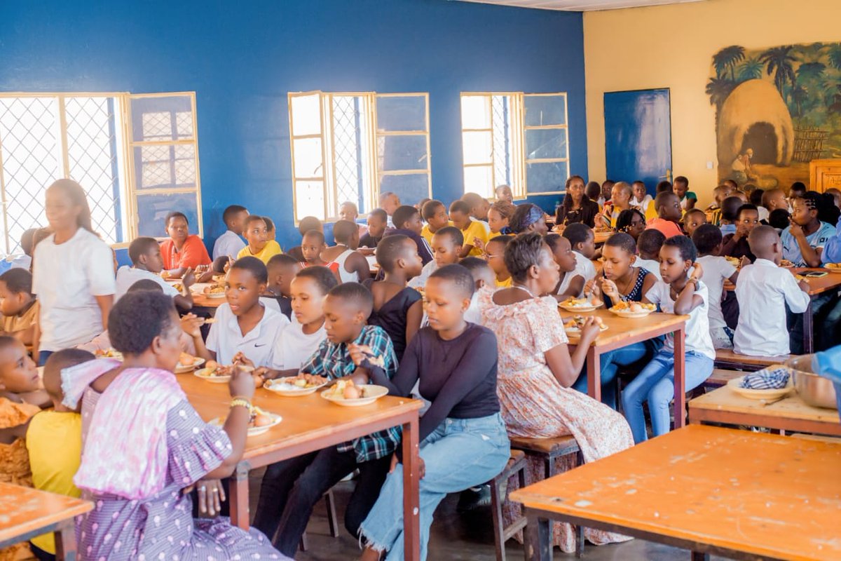 ArchKigali's tweet photo. Abana 120 bahagarariye abandi ba zone Pastorale ya KICUKIRO, taliki ya 27/07/2026 bahuriye muri Centre Des Jeunes GATENGA, bahakorera ingando ya Bibiliya (“Camp Biblique”), ifite insanganyamatsiko igira iti "IJAMBO RYA KRISTU NIRIBATUREMO RISAGAMBE RWOSE", KOL 3,16. https://t.co/FSo5pZFEYZ