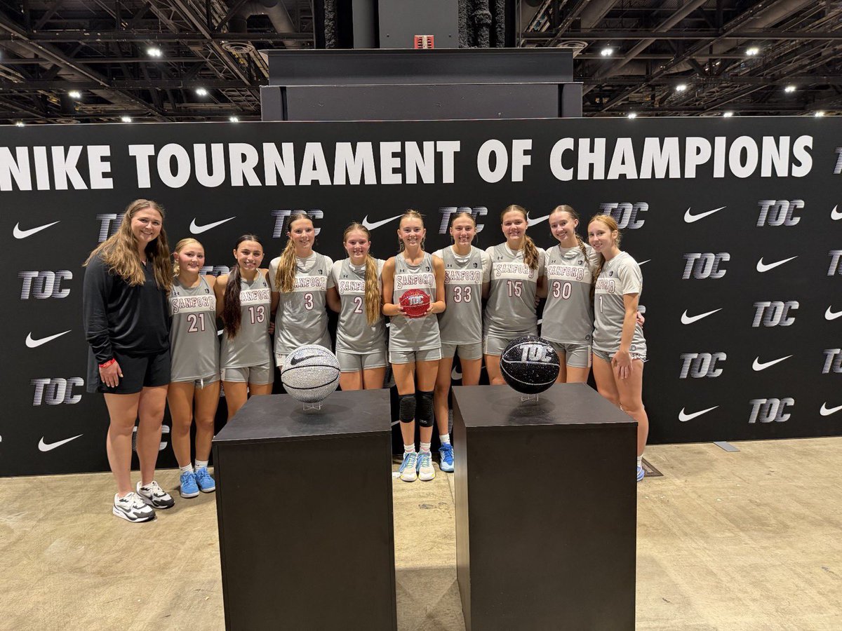 sanfordhoopsfgo's tweet photo. 1️⃣6️⃣u Girls ⚫️ takes the 🏆 in their final AAU tournament of the season at the Nike Tournament of Champions in Chicago‼️

NEXT LEVEL talent was shown this past weekend, they also were able to join 1️⃣7️⃣u ⚫️ at the pier!

#SanfordSports | #TogetherAsOne https://t.co/h7nN2WgEhT