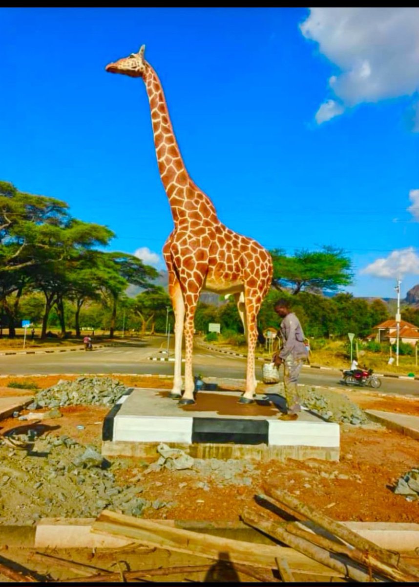 LalanyMartinez's tweet photo. The giraffe, located at roundabout of Moroto Town, is the Totem of the matheniko people and a constitional symbol of Karamoja sub region. It represents the rich cultural heritage, identity, and unity of the people of Karamoja https://t.co/iSOzbyBToE