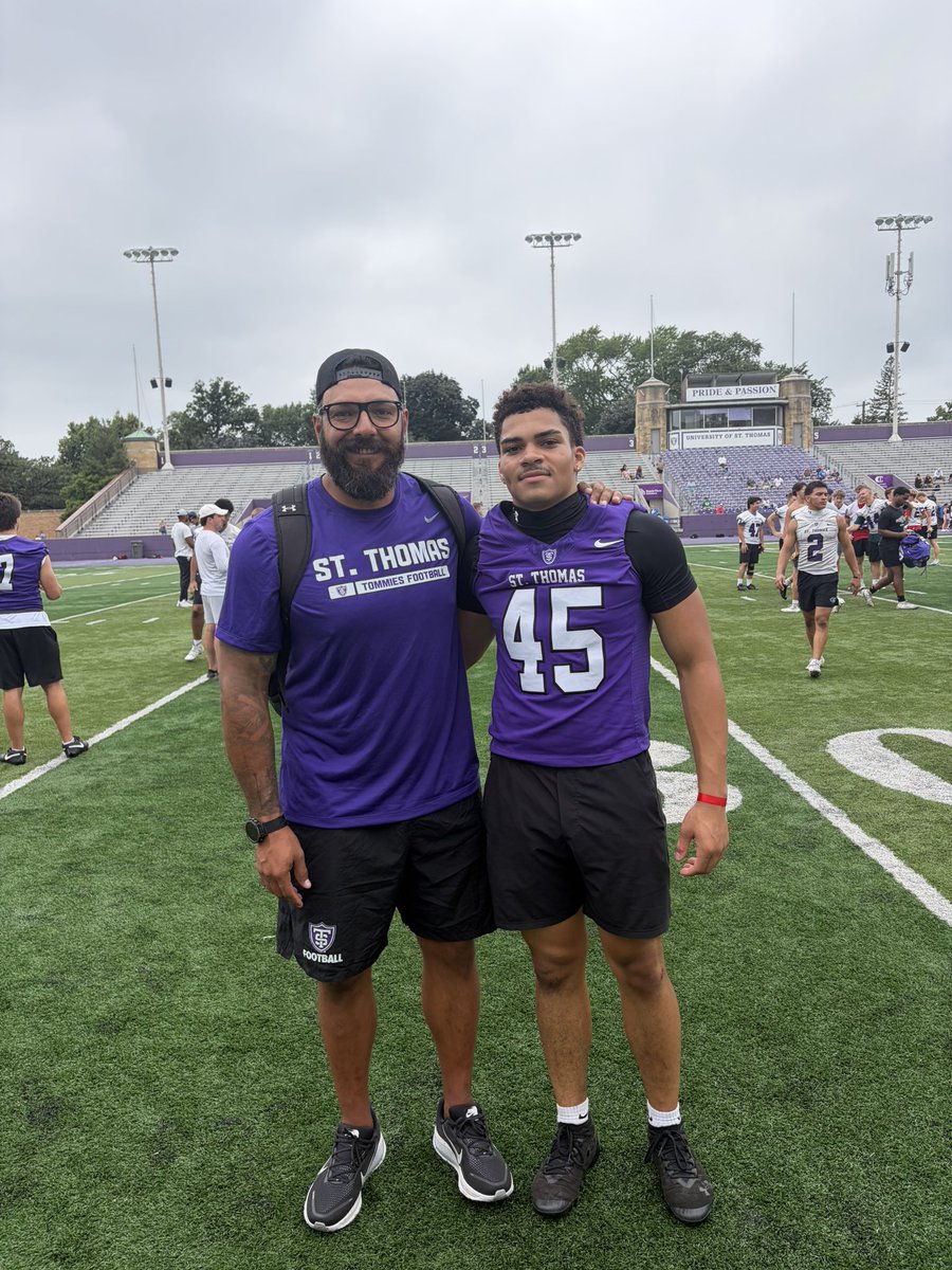 Ezekiel_Hypo10's tweet photo. Great day at UST!!!

Thank you so much @UST_Football for having me. Hope to see you again soon!! Keep stacking days! 

@CCNextLevelFB @CreekFB @Coach_Ceddy @CoachBetti @UofStThomasMN @Coachjoeherrera @WallieKuchinski @Coach_Caruso @avccoach @eliteperformco https://t.co/T1UIx8xCOL