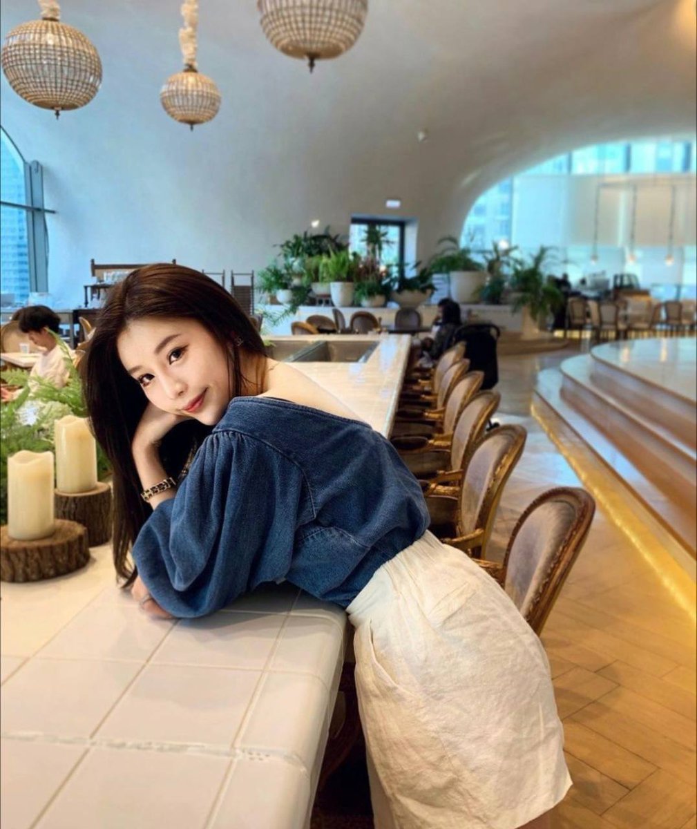 toumascc's tweet photo. 高颜值妹妹

真实实拍，穿着黑丝舔着脚，骚得没边了 跪在浴视喝着尿

完整视频内容主页置顶电报群观看 https://t.co/MBiGy8beml