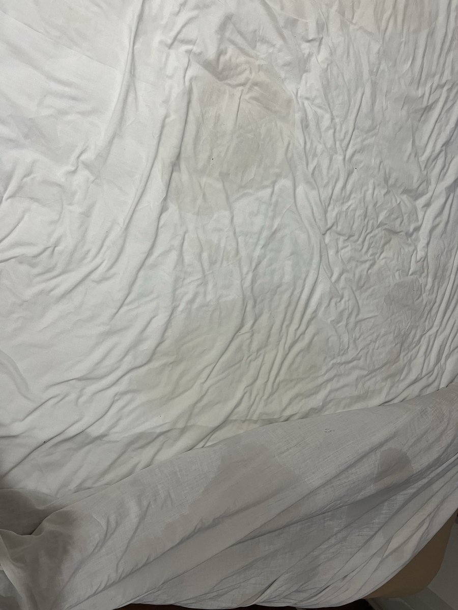 sya_ams's tweet photo. Kalau dkt hotel boleh banjir lebih sikit sbb after settle x perlu basuh HAHAHAHAHAH🤪 https://t.co/kBE6syU9fJ