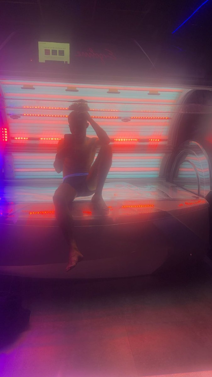 jaytwink21's tweet photo. ‼️NOW 20% OFF IF U SUBSCRIBE BEFORE THE 1ST AUGUST ‼️ 

Sunbed. Boxers. Bad decisions. ☀️✨
Just a tease… the rest is where you know to look. 🤍🔗

https://t.co/Qu9wgV8XYD

 #sunbed #twinkboy #gaytwink #onlyfans https://t.co/tsJWI3mNFX