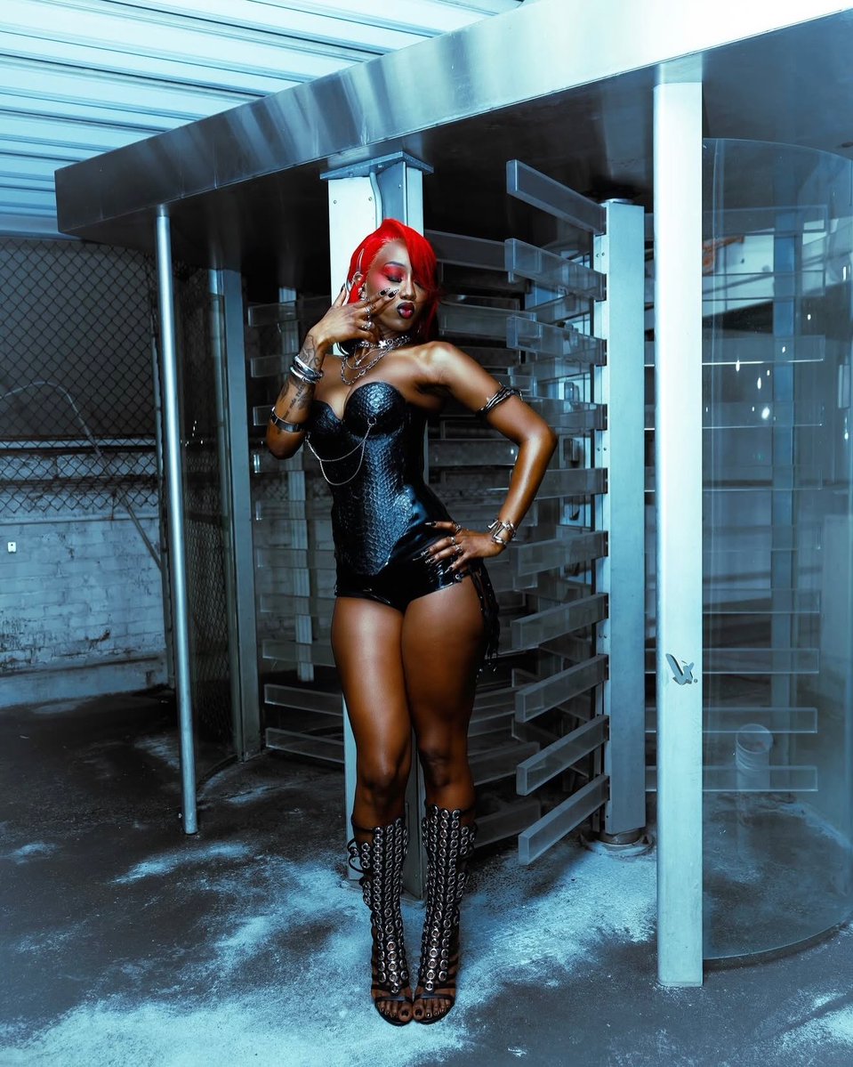 FloMilli_Access's tweet photo. Flo Milli for new single “Hot As A Bic” music video

Listen, Watch, &amp; Buy here: https://t.co/gHIRbsGVbY https://t.co/9VJ9z4iWXk