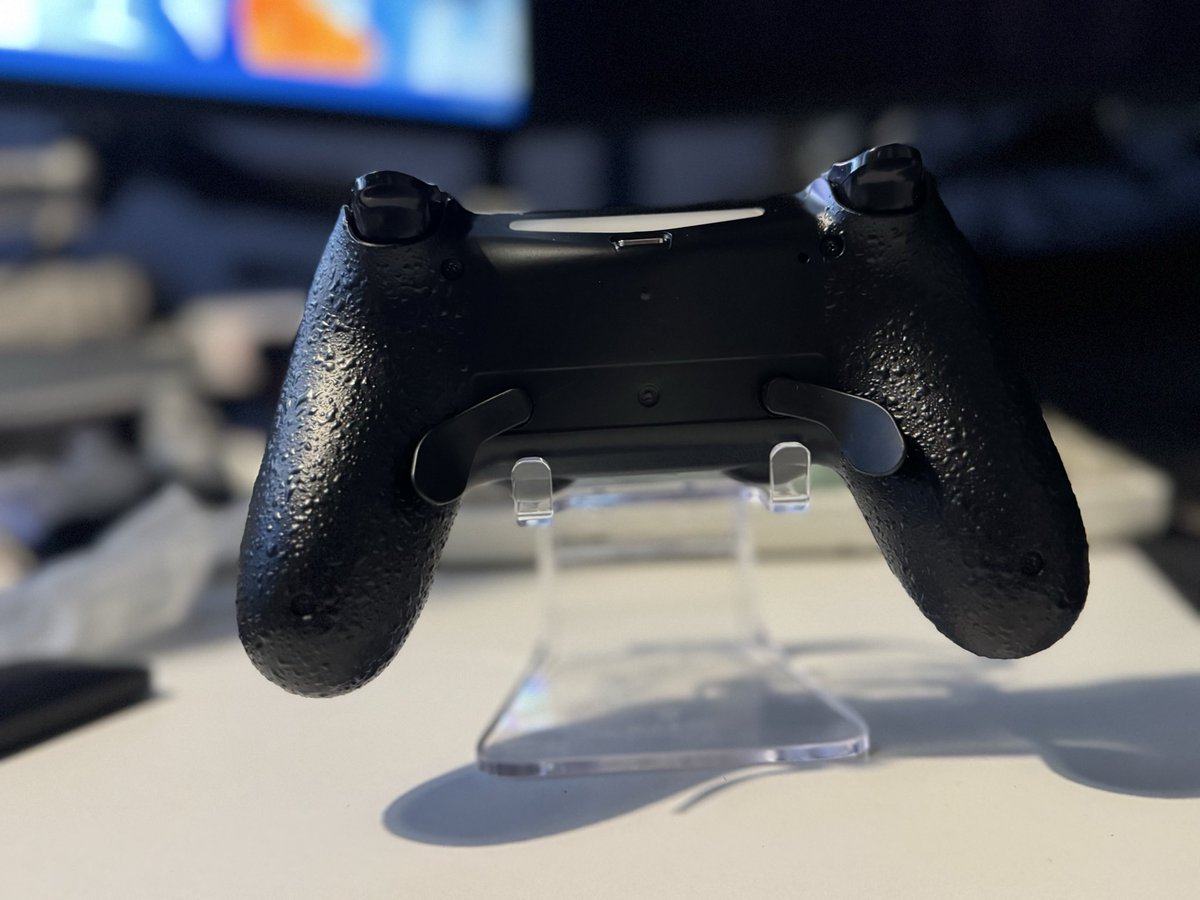 droidington's tweet photo. 🖤 Dualshock Edge 🖤

• HyperStrike 8k 
• JS13 PRO+ TMRs
• DSE Back Paddles
• Full Clicky Kit
• Magic Cap No.2 Thumbsticks

Blacked outttt!! ✔️✔️

(pictures are ass i know) https://t.co/yrL7wfqxcG
