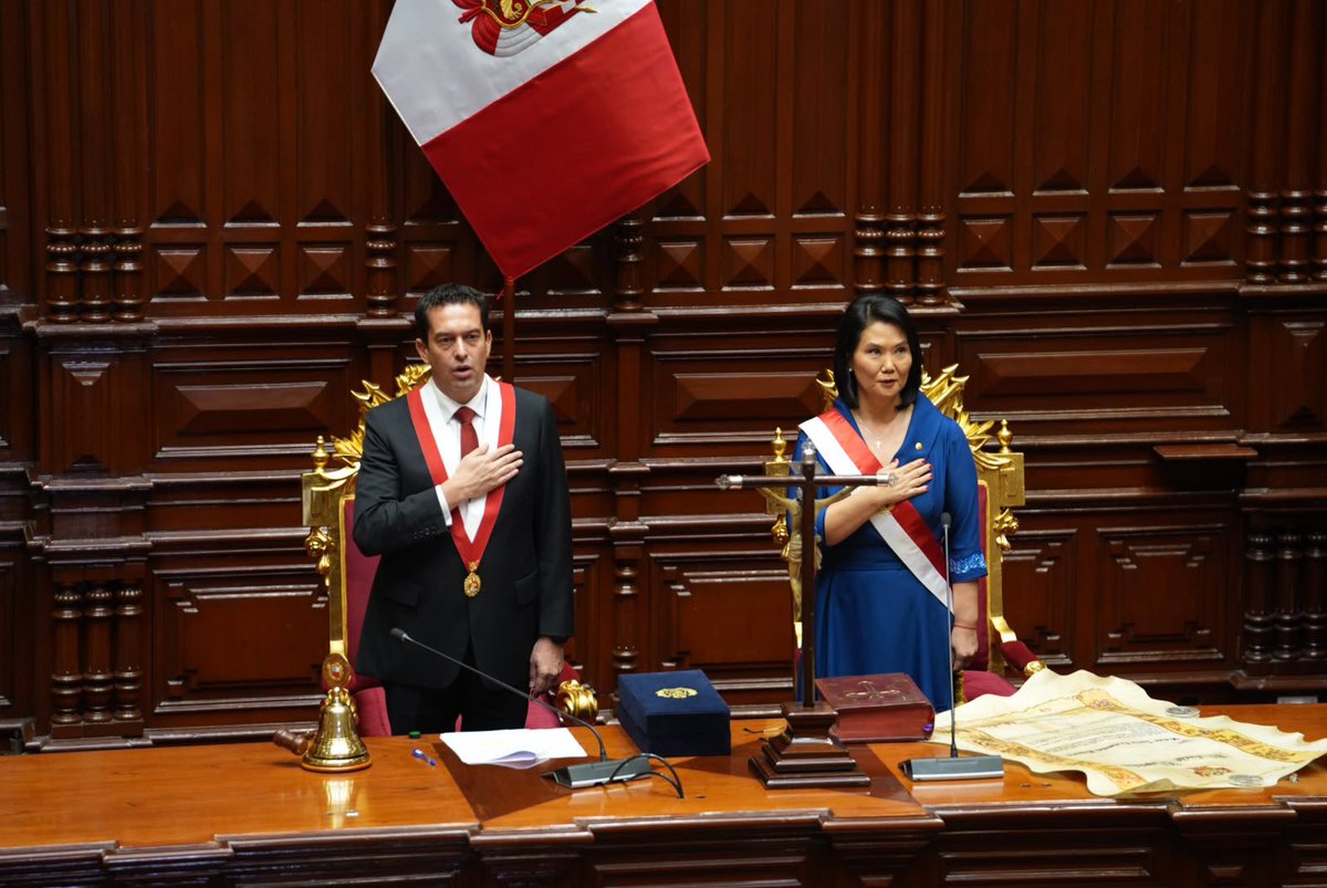 mikitorresfp's tweet photo. En cumplimiento de nuestro mandato constitucional, tomé juramento a la señora Keiko Sofía Fujimori Higuchi como presidenta de la República del Perú para el período 2026-2031, así como al señor Luis Fernando Galarreta como primer vicepresidente.

Asimismo, fue un honor prestar juramento como segundo vicepresidente de la República, asumiendo esta responsabilidad con gratitud, humildad y un profundo sentido de servicio.

Que este nuevo periodo de gobierno contribuya a fortalecer nuestras instituciones y renueve la confianza de los peruanos en una república al servicio de todos. 🇵🇪