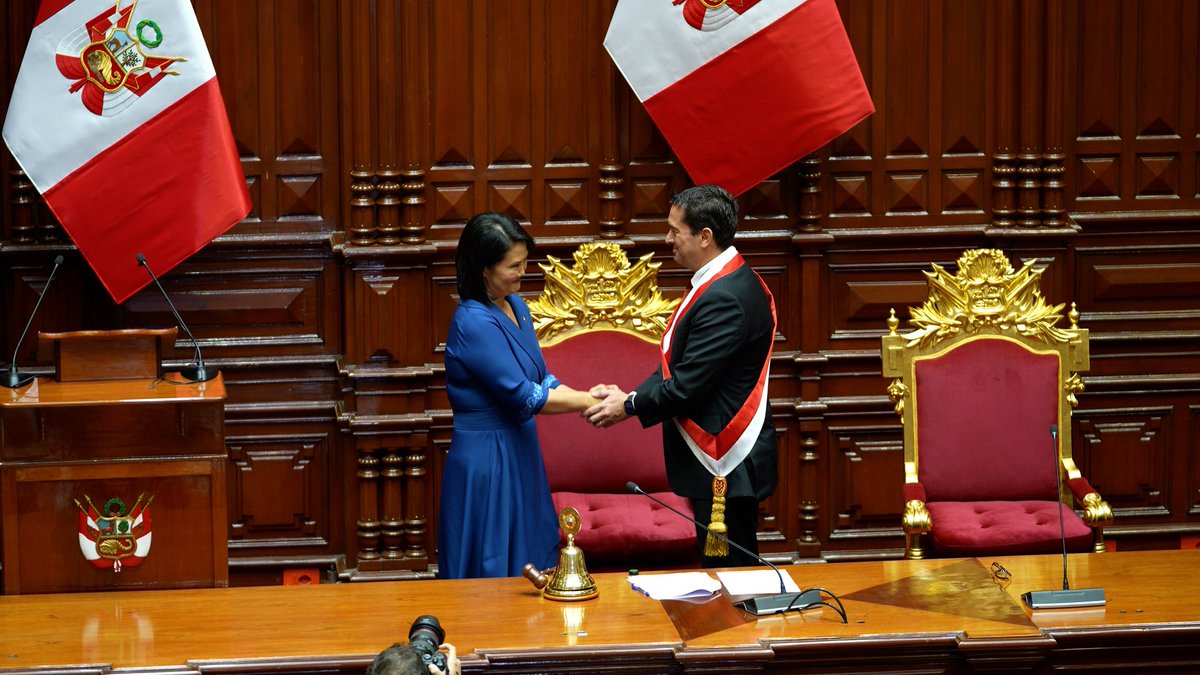 mikitorresfp's tweet photo. En cumplimiento de nuestro mandato constitucional, tomé juramento a la señora Keiko Sofía Fujimori Higuchi como presidenta de la República del Perú para el período 2026-2031, así como al señor Luis Fernando Galarreta como primer vicepresidente.

Asimismo, fue un honor prestar juramento como segundo vicepresidente de la República, asumiendo esta responsabilidad con gratitud, humildad y un profundo sentido de servicio.

Que este nuevo periodo de gobierno contribuya a fortalecer nuestras instituciones y renueve la confianza de los peruanos en una república al servicio de todos. 🇵🇪