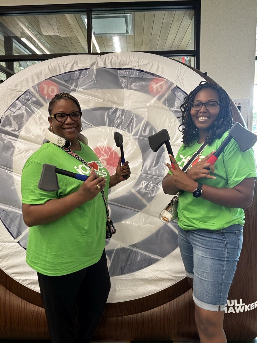 EastElemJMCSS's tweet photo. We enjoyed indoor AND outdoor fun at our 2026 JMCSS EduFest! 💙💚
Coach Fahey and Mr. Cole took FULL advantage of the water slide.
Any guesses on how many times they slid down? (🥁… a lot!) 😆 💦🛝
#EduFest
#CatchTheMomentum
🦅 https://t.co/xwB6Dyv7ao