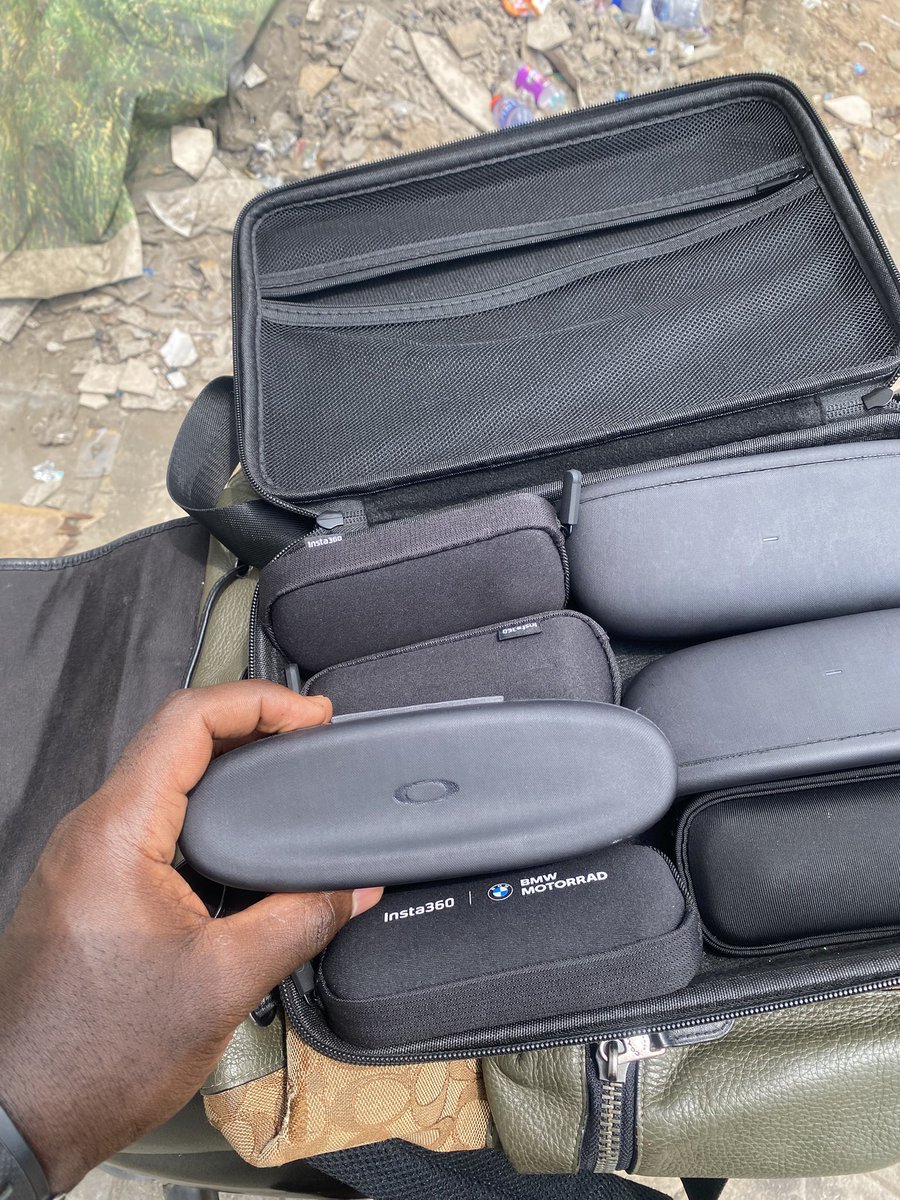 1darkskinpapi's tweet photo. Brand new Oakley Meta HSTN Smart Glasses are now available. I have 3 pairs in stock, exactly as shown in the photos.
💰 GH¢4,500 each (slightly negotiable).
Interested? HMU ASAP! https://t.co/3JyQK9dWQe