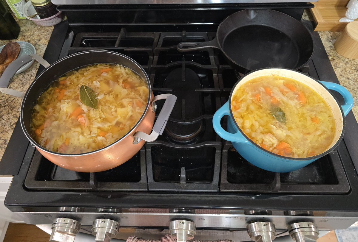 gwuggin's tweet photo. it's two soup Tuesday #TwoSoupTuesday #CookTwoSoupsRightNow
#OrElse #yumdotcom https://t.co/cjgOax4hZS