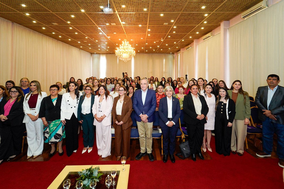 AECIDPARAGUAY's tweet photo. El liderazgo de las mujeres abre camino al cambio. 

El Foro Departamental Mujeres sin Barreras 2.0 reunió en Ciudad del Este a representantes del sector público, privado y de la sociedad civil para fortalecer el liderazgo de las mujeres. https://t.co/34O8kmy5sz
