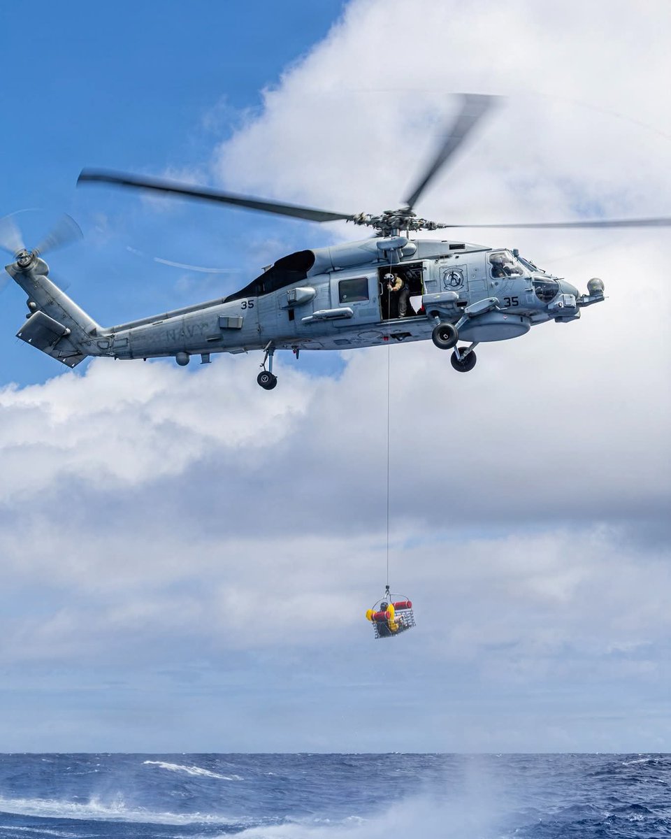 RimofthePacific's tweet photo. U.S. Navy Rear Adm. Suzanne Bailey and Royal Canadian Air Force BGen J. S. Davis volunteered for a personnel recovery exercise, gaining firsthand insight into the capabilities of the teams who execute these critical missions.
#RIMPAC2026 #partners #integrated #prepared https://t.co/ijiPsa4xvg