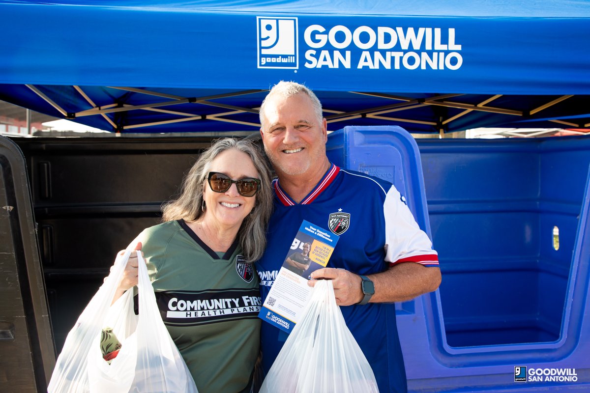goodwillsa's tweet photo. Looks like Christmas came early! 🎄⚽🎁
A huge thank you to everyone who donated during Do Good Night with @SanAntonioFC! 🙏
#Goodwill #GoodwillSanAntonio #GoodJobEveryone👍 #DonationDrive #SanAntonioFC https://t.co/BWidaRSD4r
