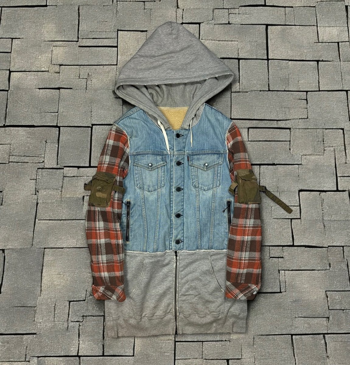 DiorvsyouVault's tweet photo. Diorvsyou wearing
AW05 Number (N)ine Hybrid Docking Jacket https://t.co/qzw5Dh2lki