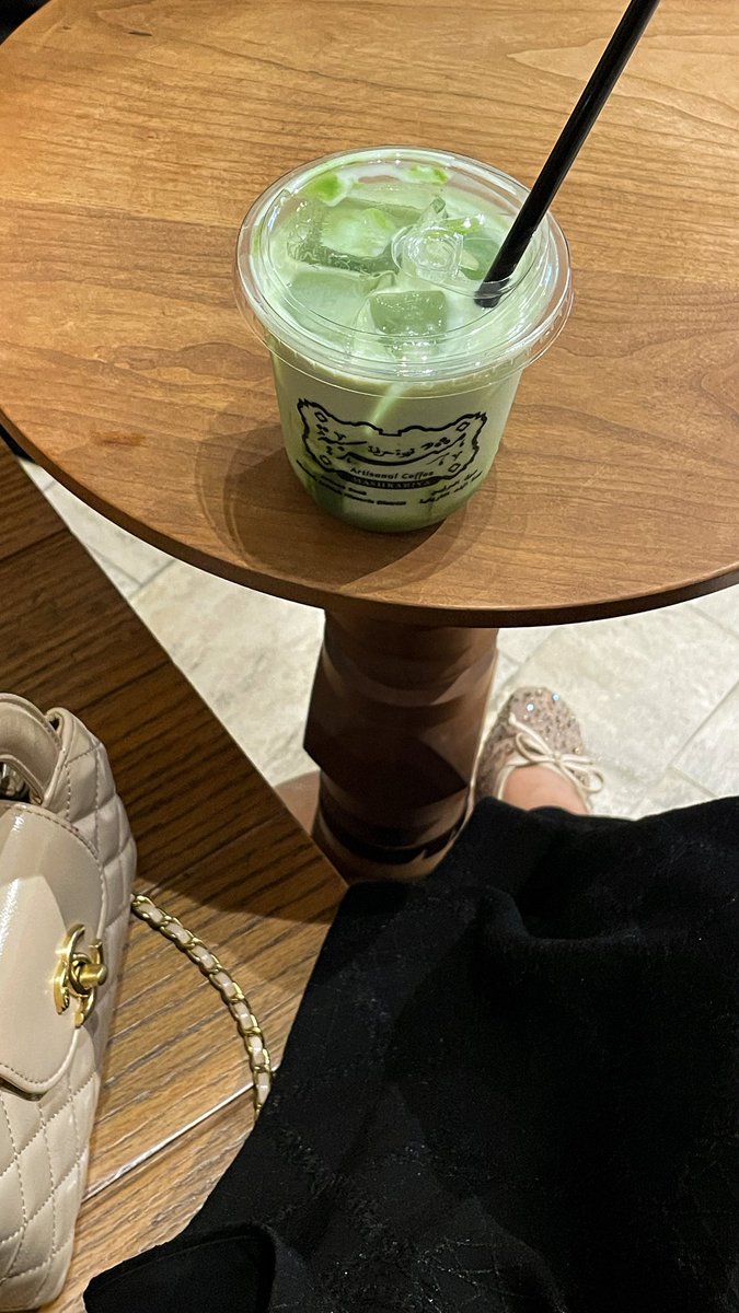 8ilu_'s tweet photo. 🪟🍵🌻 https://t.co/KeVG2xfpyM