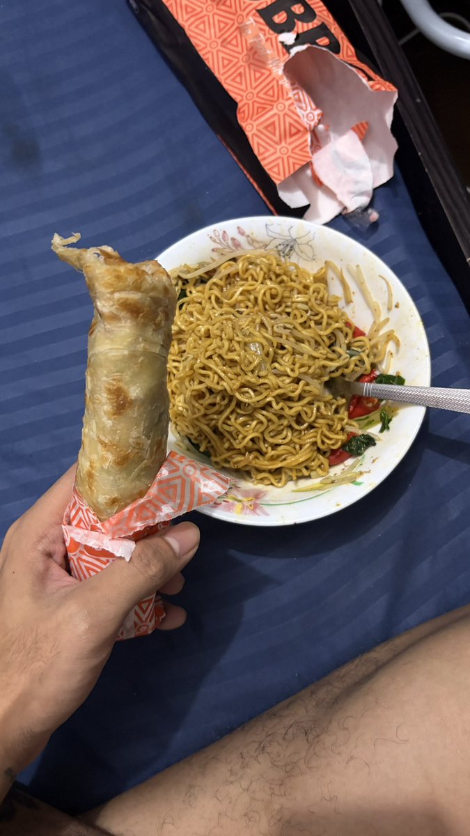 abdulbradpit_'s tweet photo. makanan kotor selain ketoprak indomie https://t.co/QJ79eMSC1D