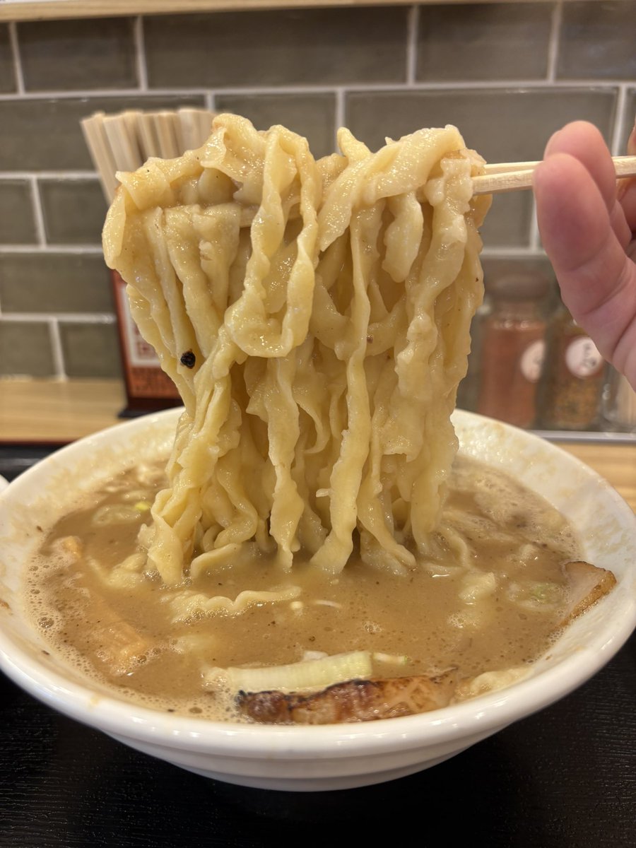 tukemendaiki's tweet photo. おはようございます✨
朝ラー営業始めさせていただきます🍜

朝ラーはデフォルトが醤油になりますが
塩か味噌にも変更可能です

『海老味噌』『海老(塩)豚骨』は
+現金¥100になります🦐

『油そば』は塩か醤油をお選びください
※いずれも食券提出時に気軽にお声かけください https://t.co/9ncoaAZNuP