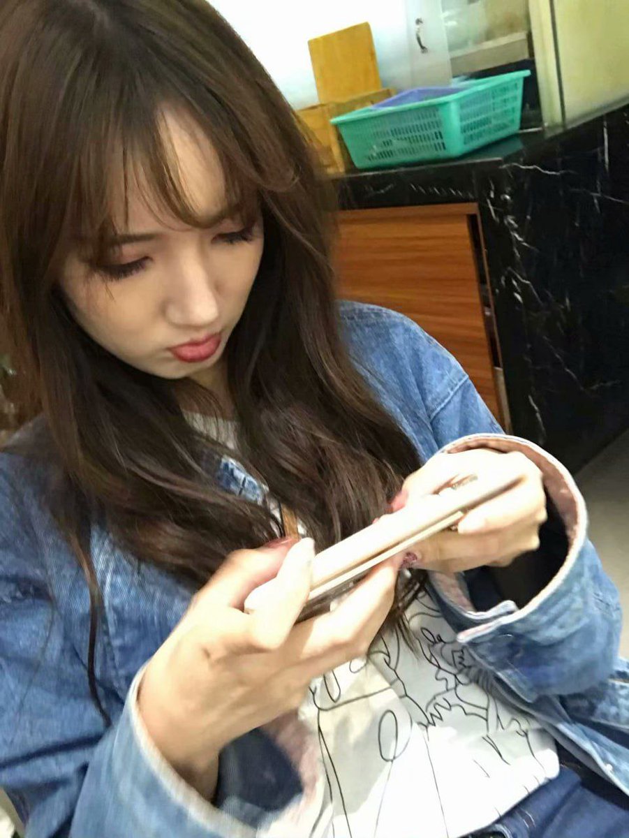 toumascc's tweet photo. 非常经典的一个母狗

各种玩弄，玉足足交 试衣间打飞机做爱 穿着各种各样的肉丝黑丝足交，把黑丝套在头上当骚母狗 喝尿 吞精 样样都来，视频非常大

完整视频内容主页置顶电报群观看 https://t.co/aWleio6M6S