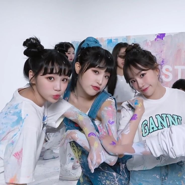 shinahvsan's tweet photo. @DreamCJen joyuriz https://t.co/epsupniU6t