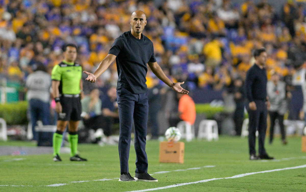 ComentarioUdeC's tweet photo. #Deportes

Guido Pizarro deja de ser el entrenador de Tigres

https://t.co/2bzFY2oUqf

#ElComentario #TigresUANL #GuidoPizarro #Apertura2026 #México #LigaMX https://t.co/CgrzS3ci7L