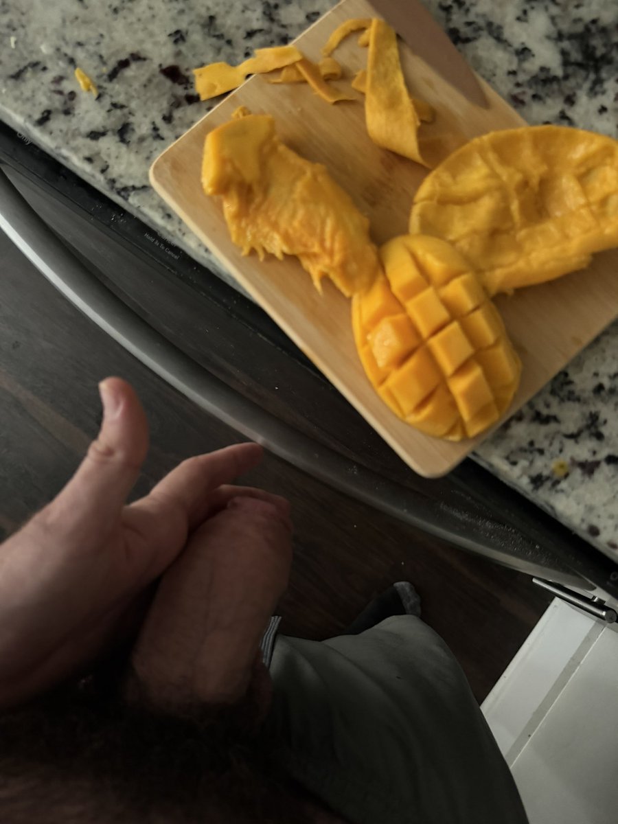CajunGay's tweet photo. Either way you know it’ll be sweet
😏😜🥭🍆 https://t.co/QDKf45fICi