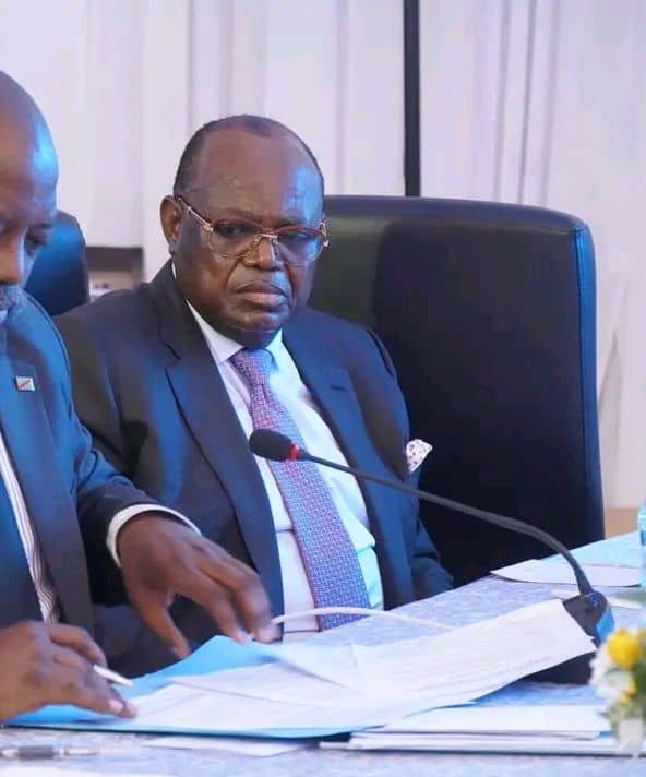 IshamMbemba's tweet photo. Voilà pourquoi le philanthrope @josemakila5 s’opposait au report de la marche du 22 juillet. Beaucoup ont mal interprété sa position… mais les faits d’aujourd’hui parlent d’eux-mêmes.

Comme le dit la sagesse africaine :
« Un vieux éléphant sait toujours où trouver de l’eau. » https://t.co/cAjCsSf1RU