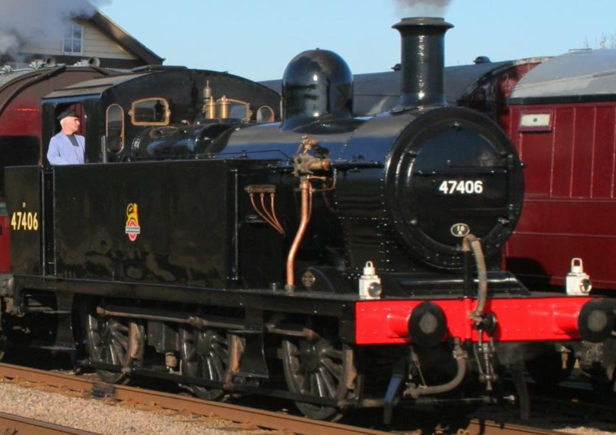 TheLoneCoach's tweet photo. Thomas fans when they describe the size of the LB&amp;SCR E2.

Versus the actual size of the locomotive. https://t.co/T8C1zaxNN5