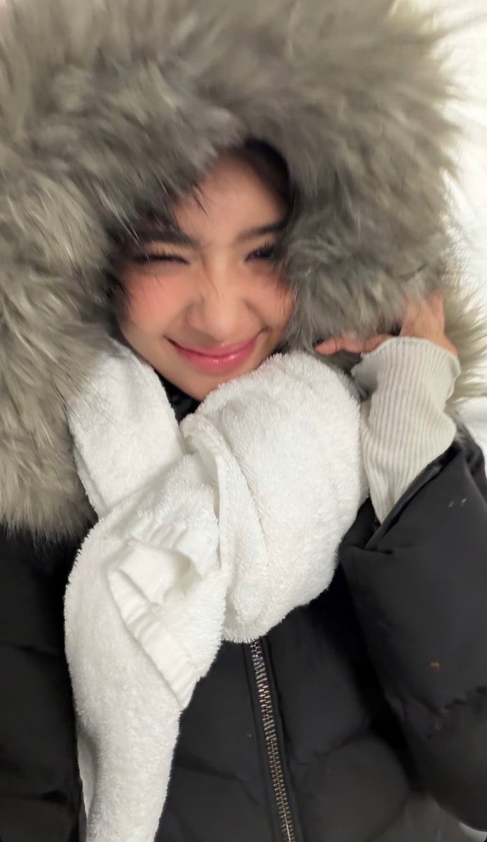 RHA04SOL's tweet photo. ⠀⠀⠀⠀⠀⠀⠀
 ⠀⠀    ﹫rhαellα  ───  𝒏eɯ 𝒑ost 
               lıstenıng to : snowmαn
⠀⠀   
⠀          rhaELSA ❄️☃️🧣🎿🌨️⛸️  
⠀ ⠀⠀ https://t.co/RqQ1lrwk6l