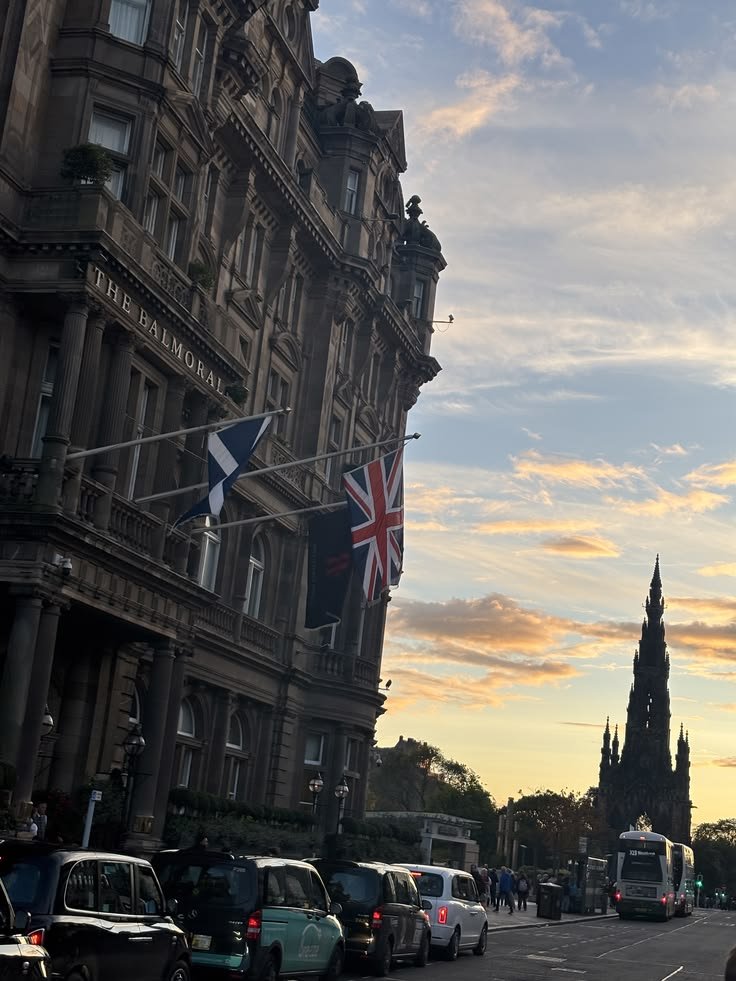 ____flowers__'s tweet photo. Edinburgh scotland https://t.co/DFH7hosE7X