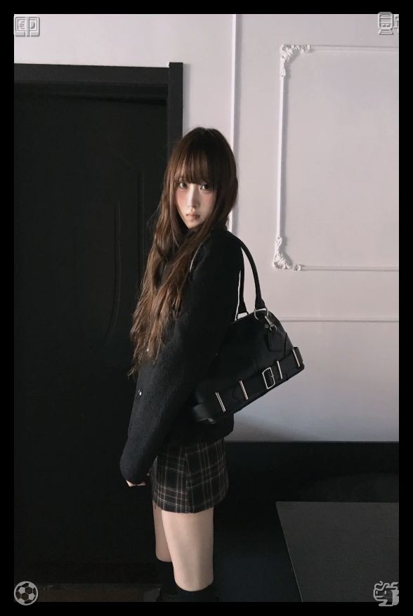 toi_2bam's tweet photo. 🕊Get proper rest to prevent genuine exhaustion. I arrive at my apartment building, unlock the entrance, and climb the stairs. My roommate is in the kitchen preparing a meal, and the aroma of pasta permeates the space. I smile, put down my bag, and hang my jacket. https://t.co/evl2khOlPE