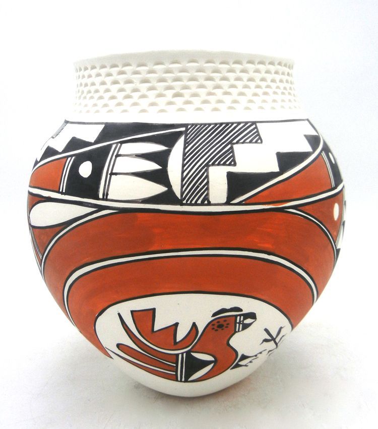 palmstrading's tweet photo. By 900 CE, most of the indigenous peoples of North America were making pottery.
Jar by #Acoma potter Beverly Garcia. https://t.co/C6Dy2sqg5w