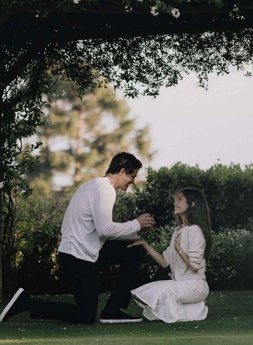 BuzzingPop's tweet photo. Madison Beer and Justin Herbert are engaged after nearly one year of dating. 💍 https://t.co/KEirI35Pqv