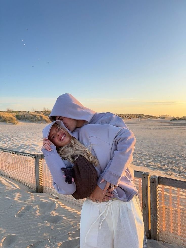 LunaYldz's tweet photo. Hoje o dia é dele! 
Dia do homem que me apaixonei na minha adolescência e que mudou a minha vida, mesmo longe eu sentia ele perto e isso me fazia ficar feliz.
Sei que ele sempre vai estar la para mim como eu para ele, nos momentos bons e nos piores, nos choros e nas risada 🤍 https://t.co/u6cpwAUfos
