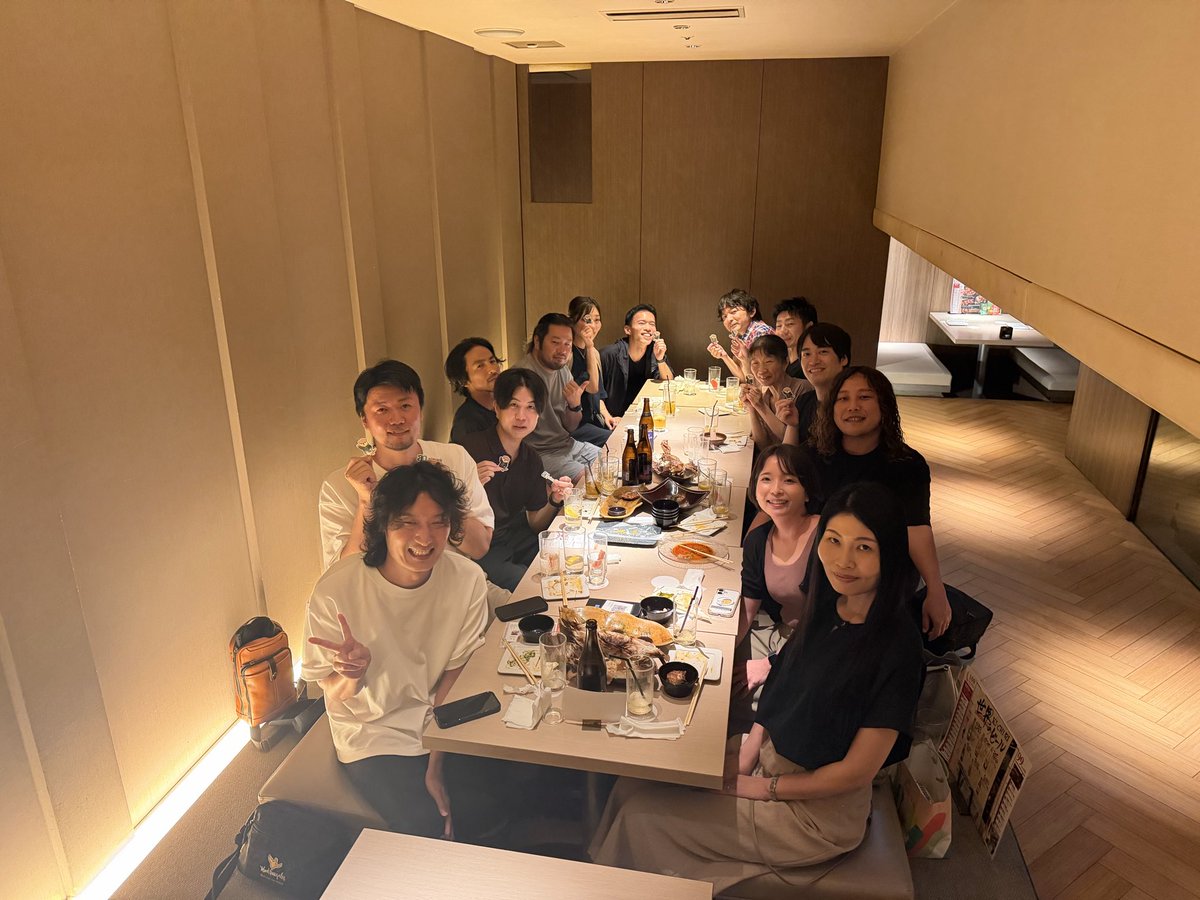 shotatykr's tweet photo. #aimark オフ会!
マーケティングは相変わらず広義で、
特に業種がバラバラでしたが、半導体やら和菓子やら古墳やら色んな世界のAI事情を知れて楽しすぎた!
来週のイベントでも飲みつつ共に生き残りましょう!楽しい1日でした!! https://t.co/mjX53EX3mz