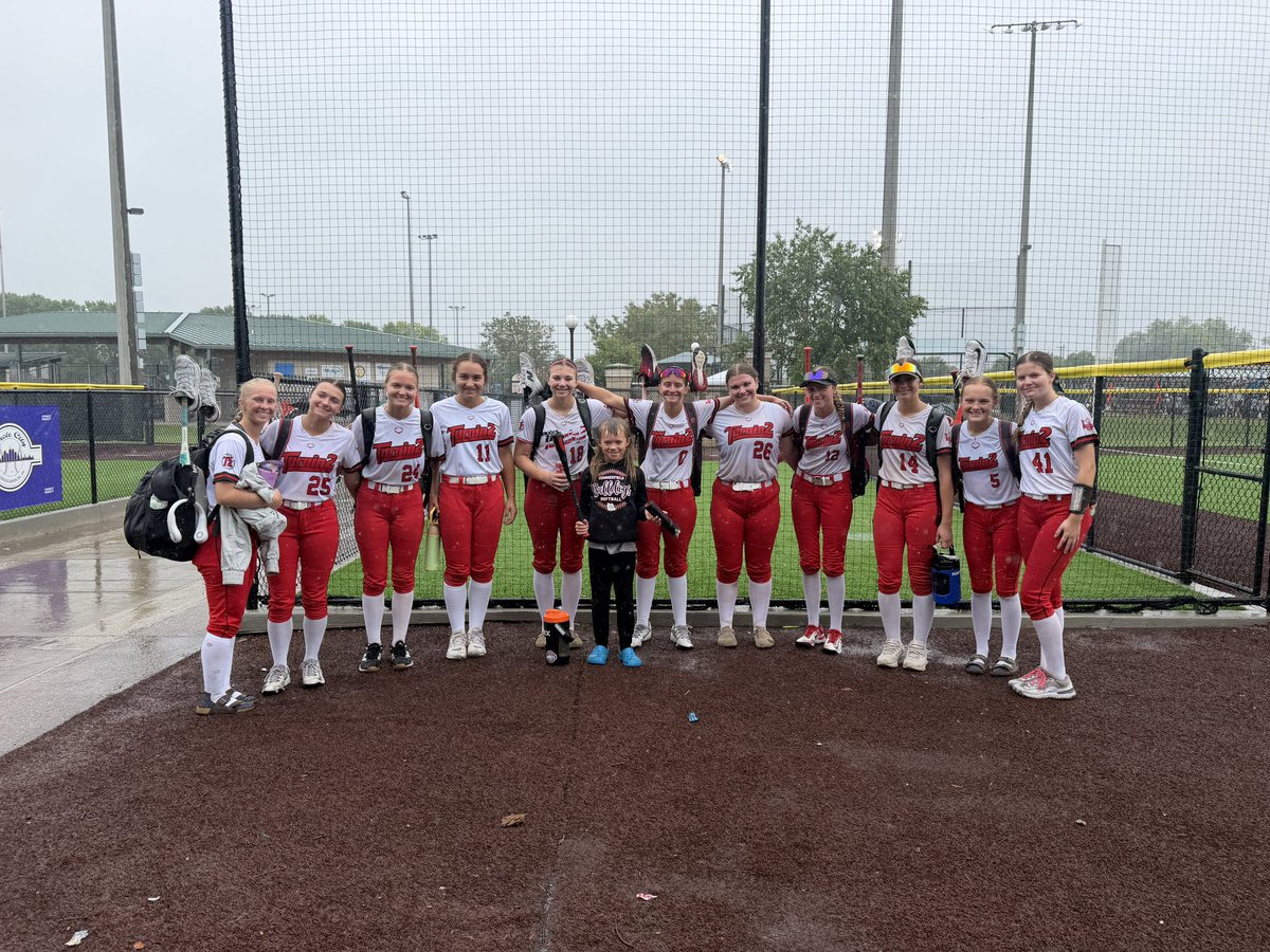 T2Chelenyak's tweet photo. This past week the girls played in their final tournament of the season. They went 4-4 at the Alliance Open Nationals. They battled through heat, pouring rain, turf and dirt and left it all on the field, facing some amazing competition. The season definitely ended on a high note! https://t.co/prkHeYqWY8
