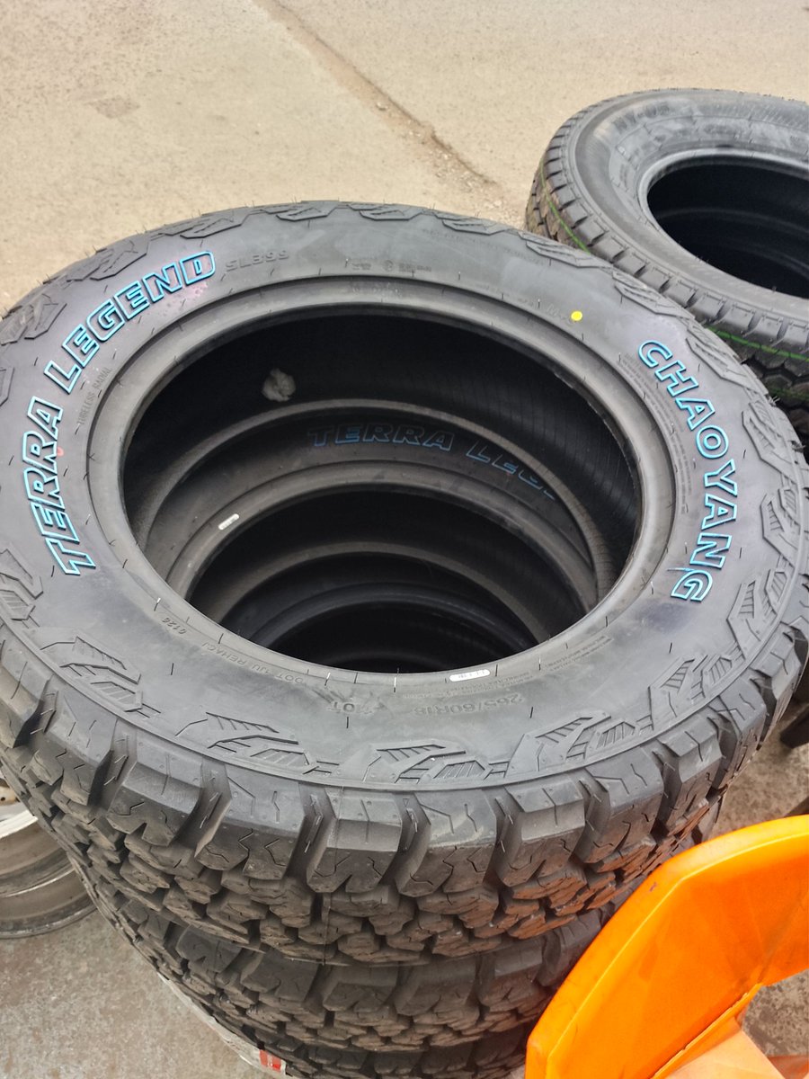Anthonymulley's tweet photo. Chao Yung  265/60R18 A/T.
Can fit; Discovery,Prado,Hilux etc..
Fitting is free.
Pay after delivery. https://t.co/A6D24M2Itm