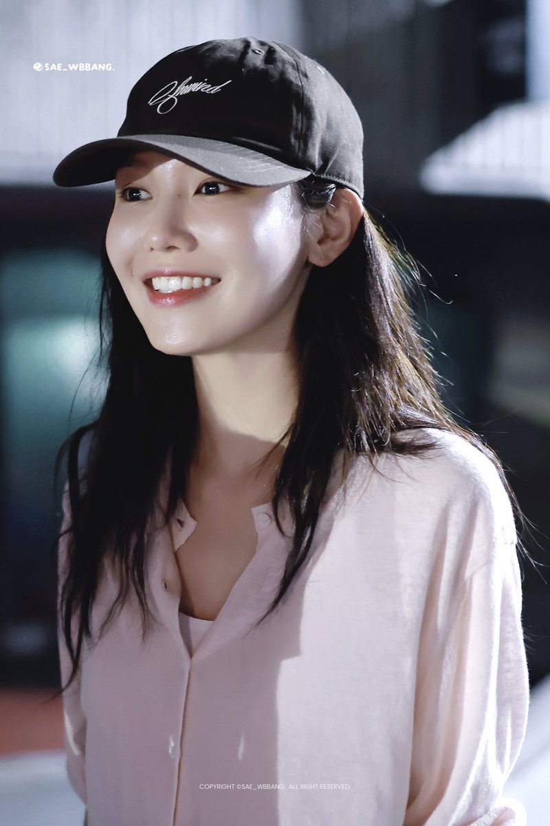 SAE_WBBANG's tweet photo. 260728 <베니스의 상인> 퇴근

핑크공주 많이 고생했어

#수영 #SOOYOUNG
#최수영 #CHOISOOYOUNG
#베니스의상인 https://t.co/HRJm8YQumz
