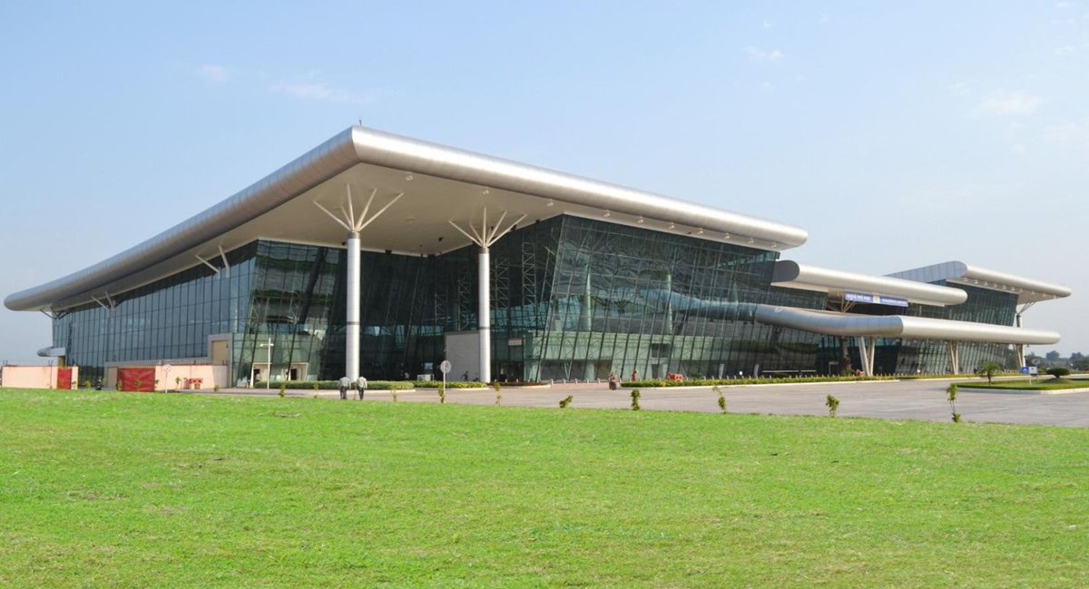 gemsofbabus_'s tweet photo. 🚨 Zero Flights, Full Marks: Khajuraho airport in Madhya Pradesh with not a single flight, became India's best-rated airport by AAI. https://t.co/mNgeUfl6lZ