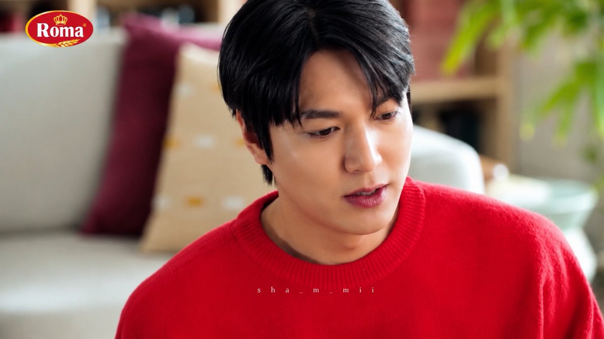 iminhophile_'s tweet photo. A closer look at Lee Minho and Roma Kelapa - just the moment we've been waiting for❤️🍪

The Brand Ambassador looks very delicious🤤
@ActorLeeMinHo ✨ https://t.co/hnvJPUBRu2