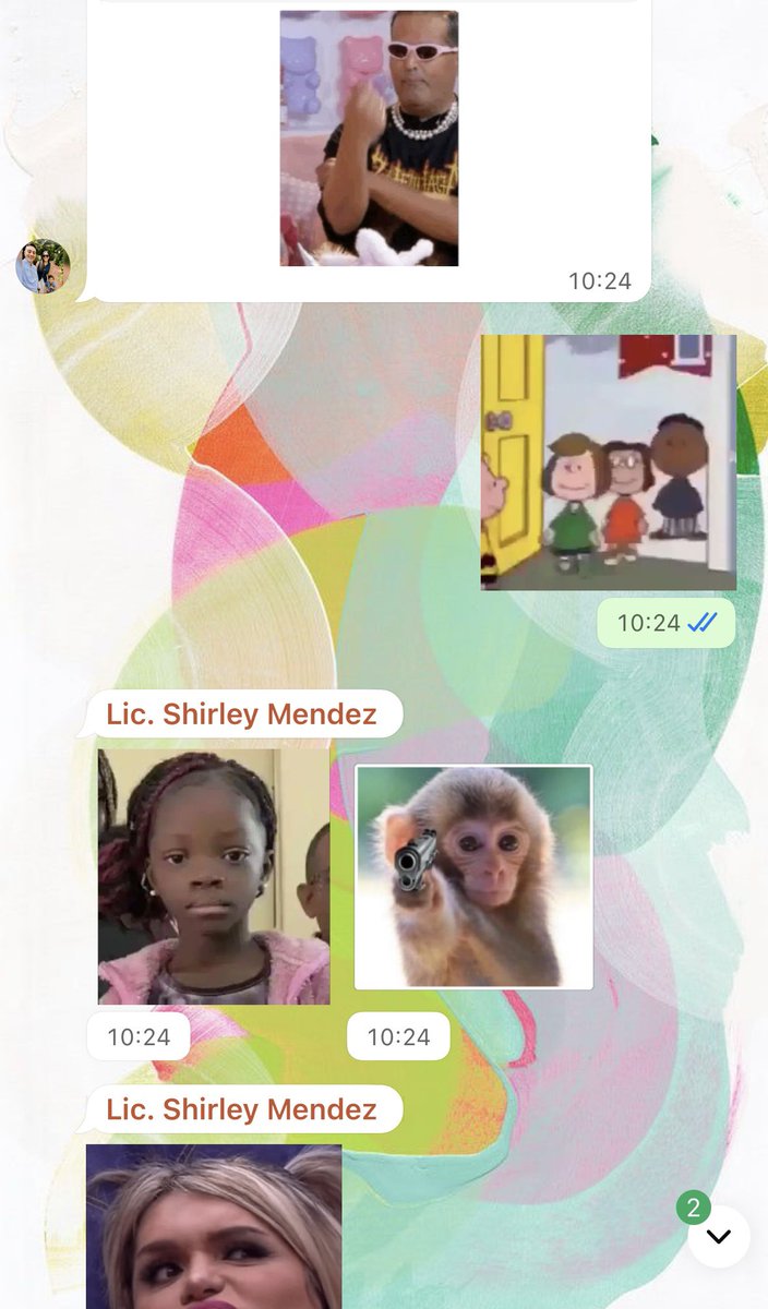 irenecerna's tweet photo. La reacción del grupo cuando alguien confiesa: “le volví a hablar”. https://t.co/JM4OzM0Qhm