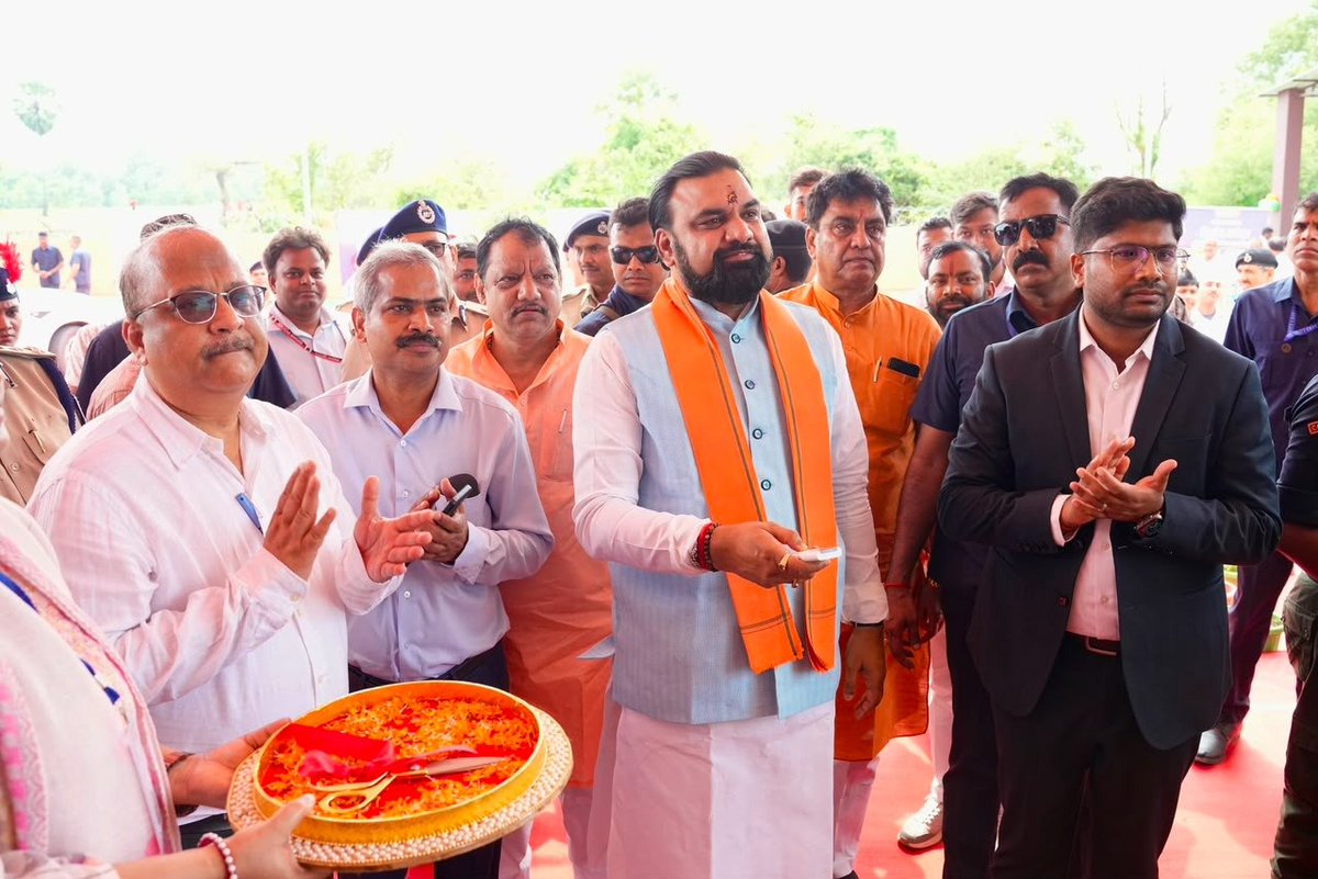 officecmbihar's tweet photo. इस अवसर पर माननीय मुख्यमंत्री जी ने सरस्वती विद्या निकेतन (मॉडल स्कूल) के रूप में चयनित उच्च विद्यालयों, राजकीय डिग्री महाविद्यालय तथा हरपुर मॉडल थाना भवन का उद्घाटन किया। https://t.co/stGllS5qJc