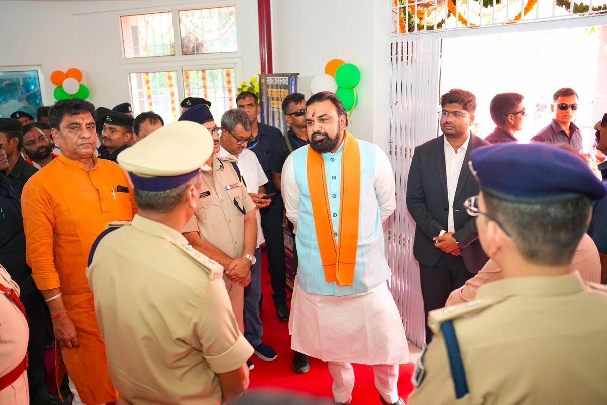 officecmbihar's tweet photo. इस अवसर पर माननीय मुख्यमंत्री जी ने सरस्वती विद्या निकेतन (मॉडल स्कूल) के रूप में चयनित उच्च विद्यालयों, राजकीय डिग्री महाविद्यालय तथा हरपुर मॉडल थाना भवन का उद्घाटन किया। https://t.co/stGllS5qJc