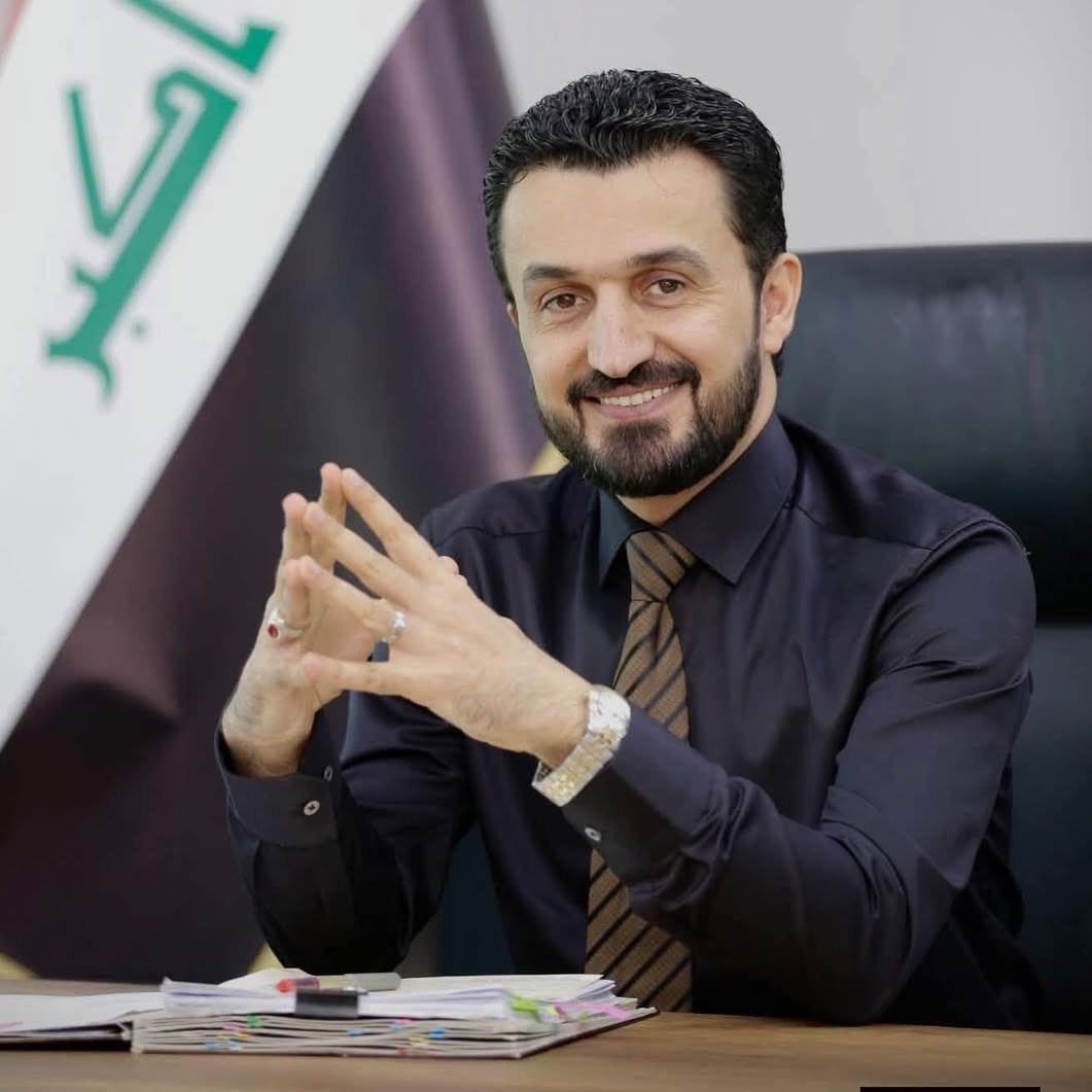 alsehlani2's tweet photo. قبل كم يوم مصطفى سند خرج بفديو بكراج وزارة الاتصالات يشكي من عدم وجود مال كافي لتصليح العاطل منهم

و اليوم مصطفى سند يتبرع بـ25 مليار دينار عراقي لشراء ثلج لزوار الامام الحسين من فلوس الوزارة الي هي فلوس الشعب الي يشتكي من عدم وجودهن https://t.co/iXZY6FvsJP