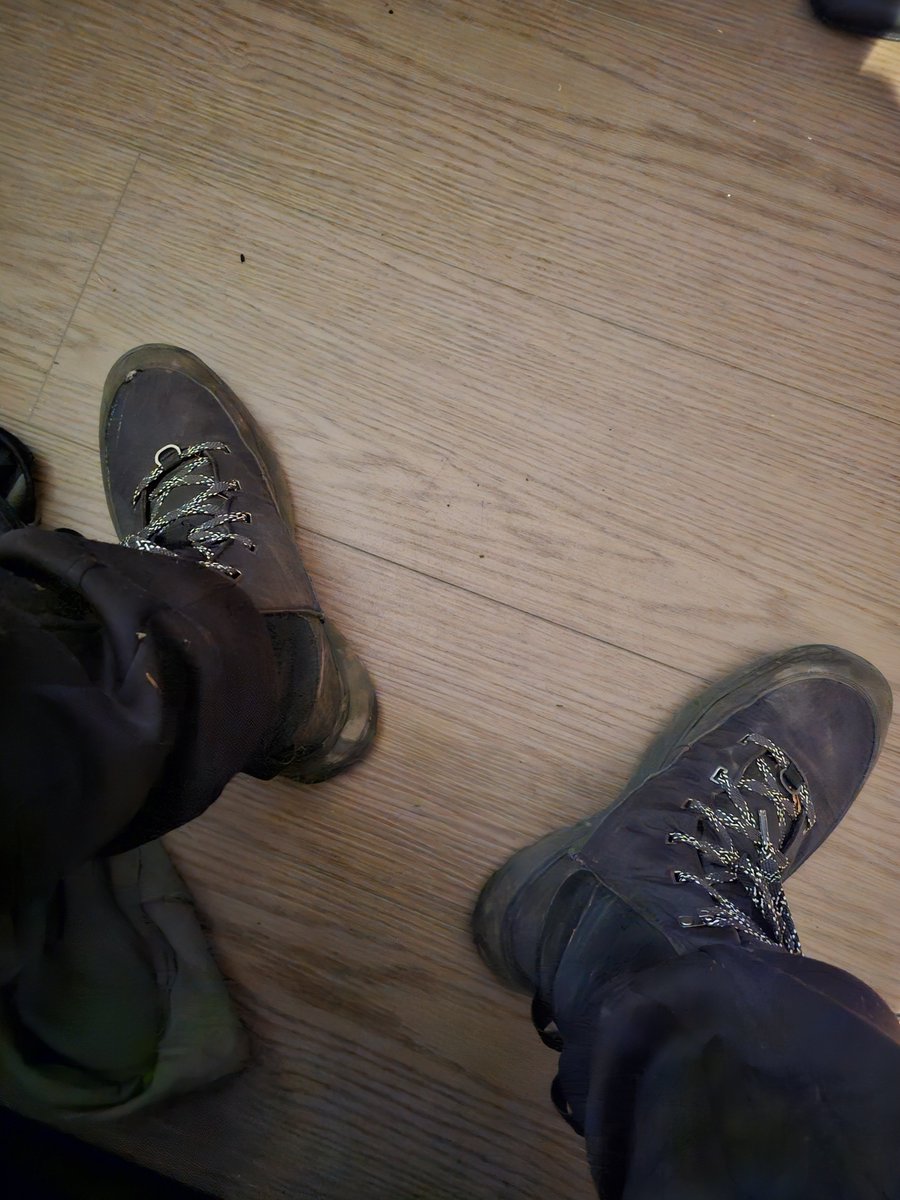 anotherdadbf_'s tweet photo. Apparently there are a lot of you little ones who dream of grinding against someone's boots. Go ahead sweetheart, imagine all you want. https://t.co/0SMB8odA9j