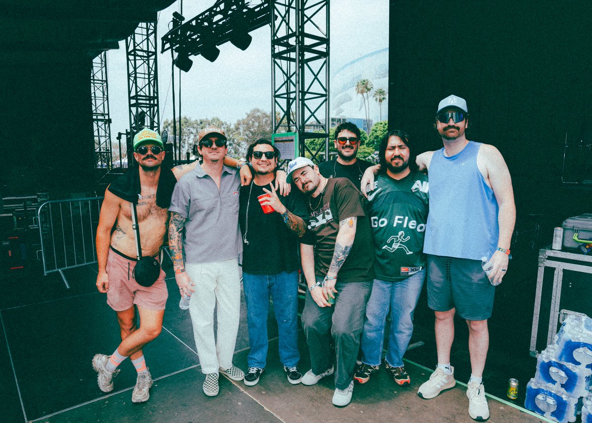 FreeThrowEmo's tweet photo. Thanks to everyone at @VansWarpedTour Long Beach that came out early to catch our set 🤘 https://t.co/c4NWHl2ega
