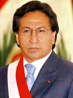 25YearsAgoLive's tweet photo. Alejandro Toledo takes office as President of Peru. https://t.co/a0SIHDZS2d