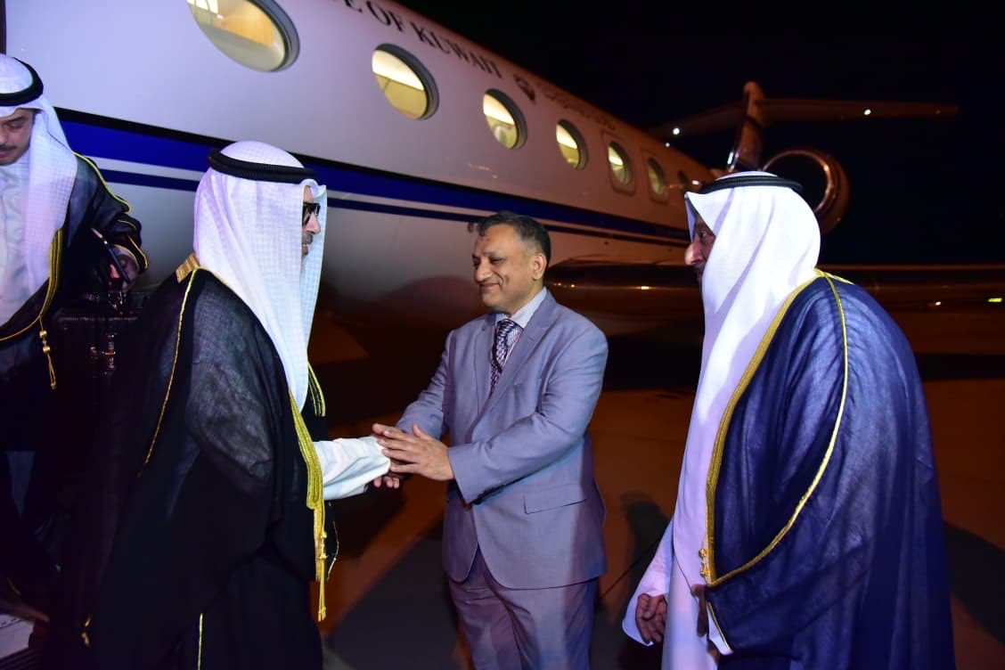 ForeignOfficePk's tweet photo. H.E. Sheikh Jarrah Jaber Al-Ahmad Al-Sabah, Minister of Foreign Affairs of the State of Kuwait, arrived in Islamabad today on an official visit at the invitation of Deputy Prime Minister and Foreign Minister Senator Mohammad Ishaq Dar @MIshaqDar50.

Upon arrival at Islamabad International Airport, the dignitary was received by Mr. Zahid Hussain, Additional Secretary (Middle East), Ministry of Foreign Affairs.

During the visit, the two sides will hold talks covering the full spectrum of bilateral relations and exchange views on regional and international issues of mutual interest. The visit reflects the longstanding brotherly relations between Pakistan and Kuwait, anchored in shared history, mutual trust and close cooperation.