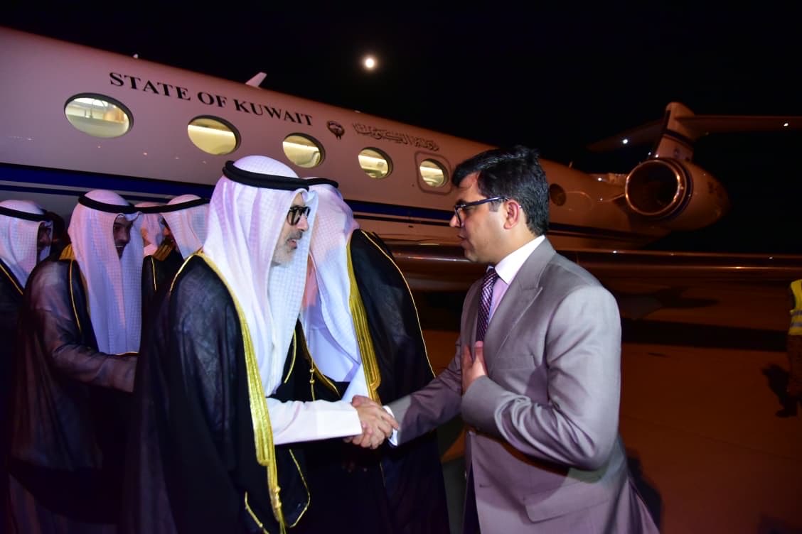 ForeignOfficePk's tweet photo. H.E. Sheikh Jarrah Jaber Al-Ahmad Al-Sabah, Minister of Foreign Affairs of the State of Kuwait, arrived in Islamabad today on an official visit at the invitation of Deputy Prime Minister and Foreign Minister Senator Mohammad Ishaq Dar @MIshaqDar50.

Upon arrival at Islamabad International Airport, the dignitary was received by Mr. Zahid Hussain, Additional Secretary (Middle East), Ministry of Foreign Affairs.

During the visit, the two sides will hold talks covering the full spectrum of bilateral relations and exchange views on regional and international issues of mutual interest. The visit reflects the longstanding brotherly relations between Pakistan and Kuwait, anchored in shared history, mutual trust and close cooperation.